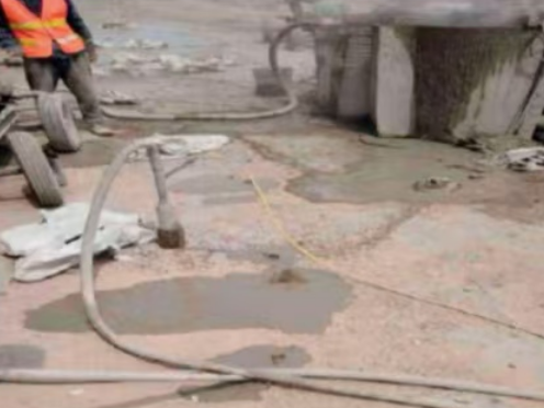 广安水泥混凝土路面板底注浆技术 路面脱空注浆整治方案